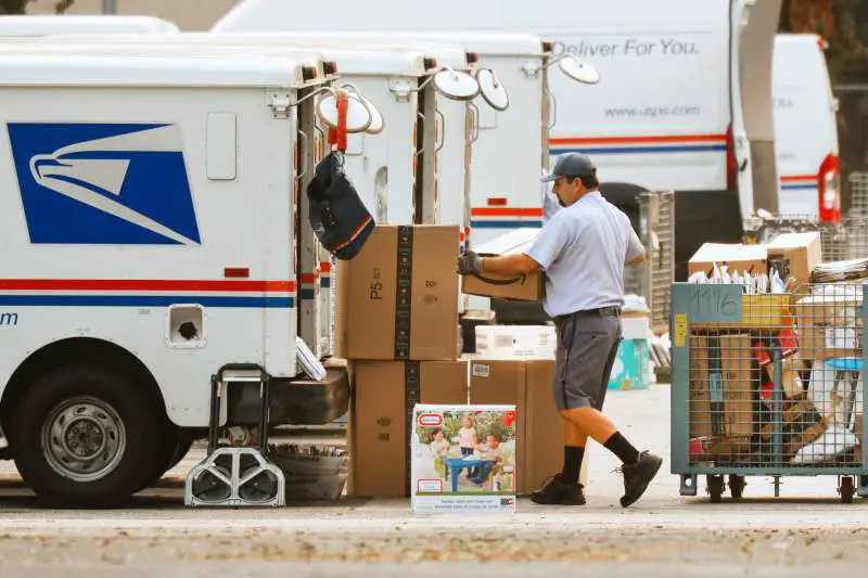 Does USPS Deliver Packages To Your Door Or Mailbox?